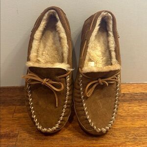 LL Bean mens slippers;size 10